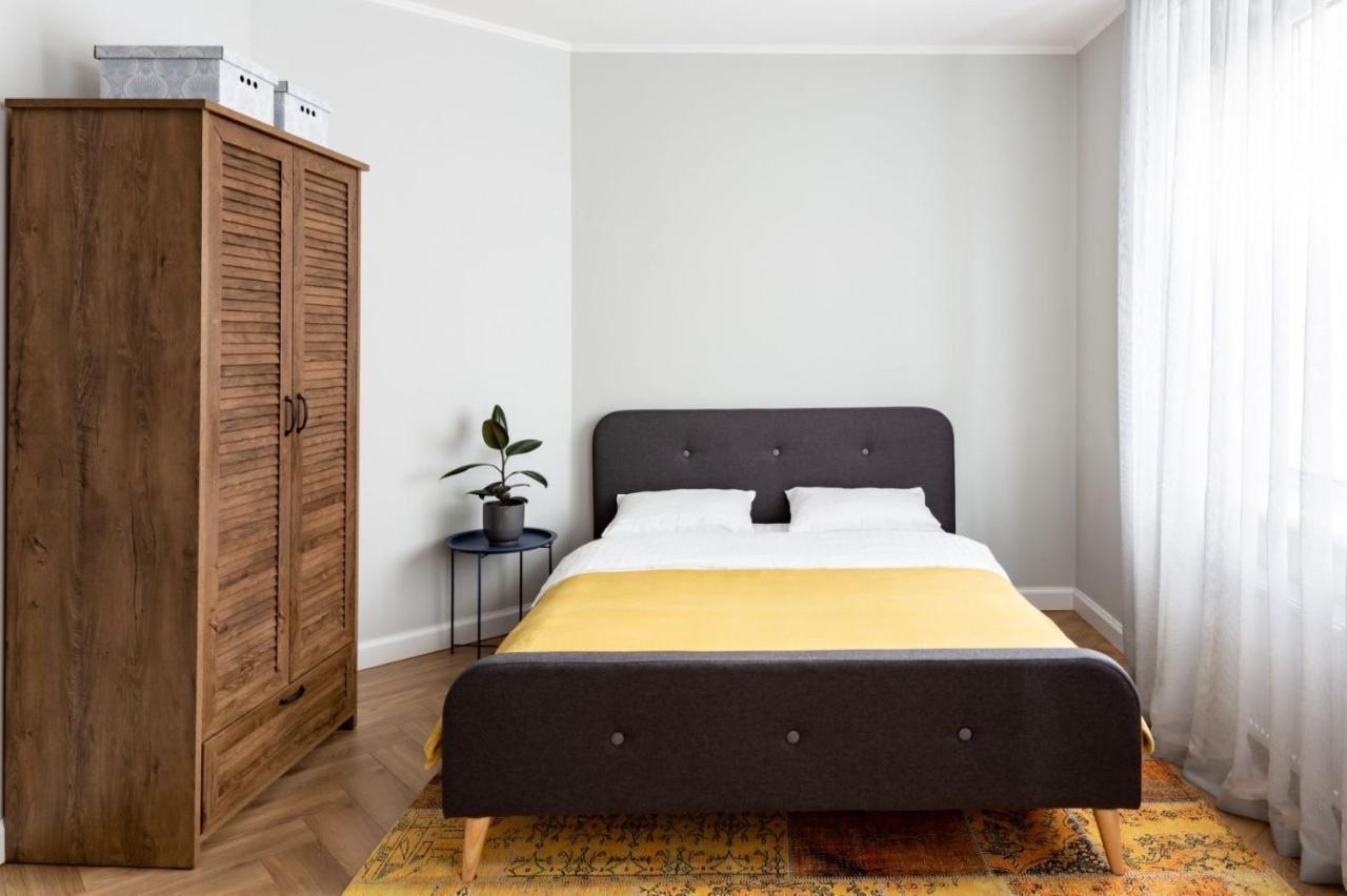 Братів Рогатинців 9/1 Lviv Exterior photo