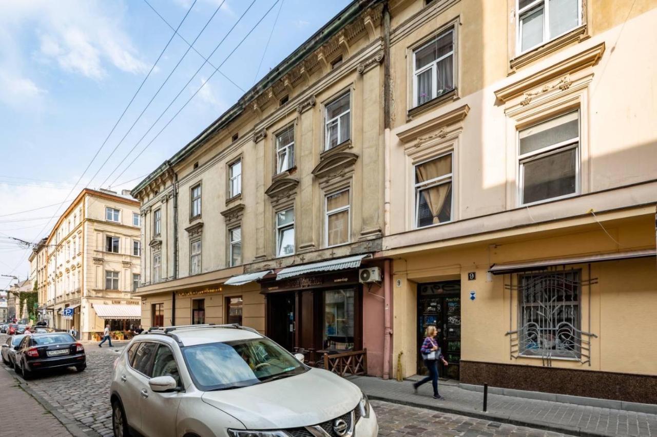 Братів Рогатинців 9/1 Lviv Exterior photo